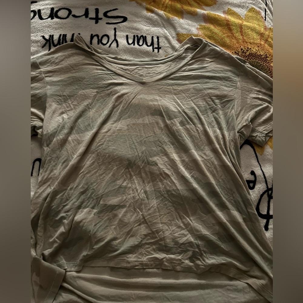 (picture is bad) camo american eagle loose soft top size medium. runs big